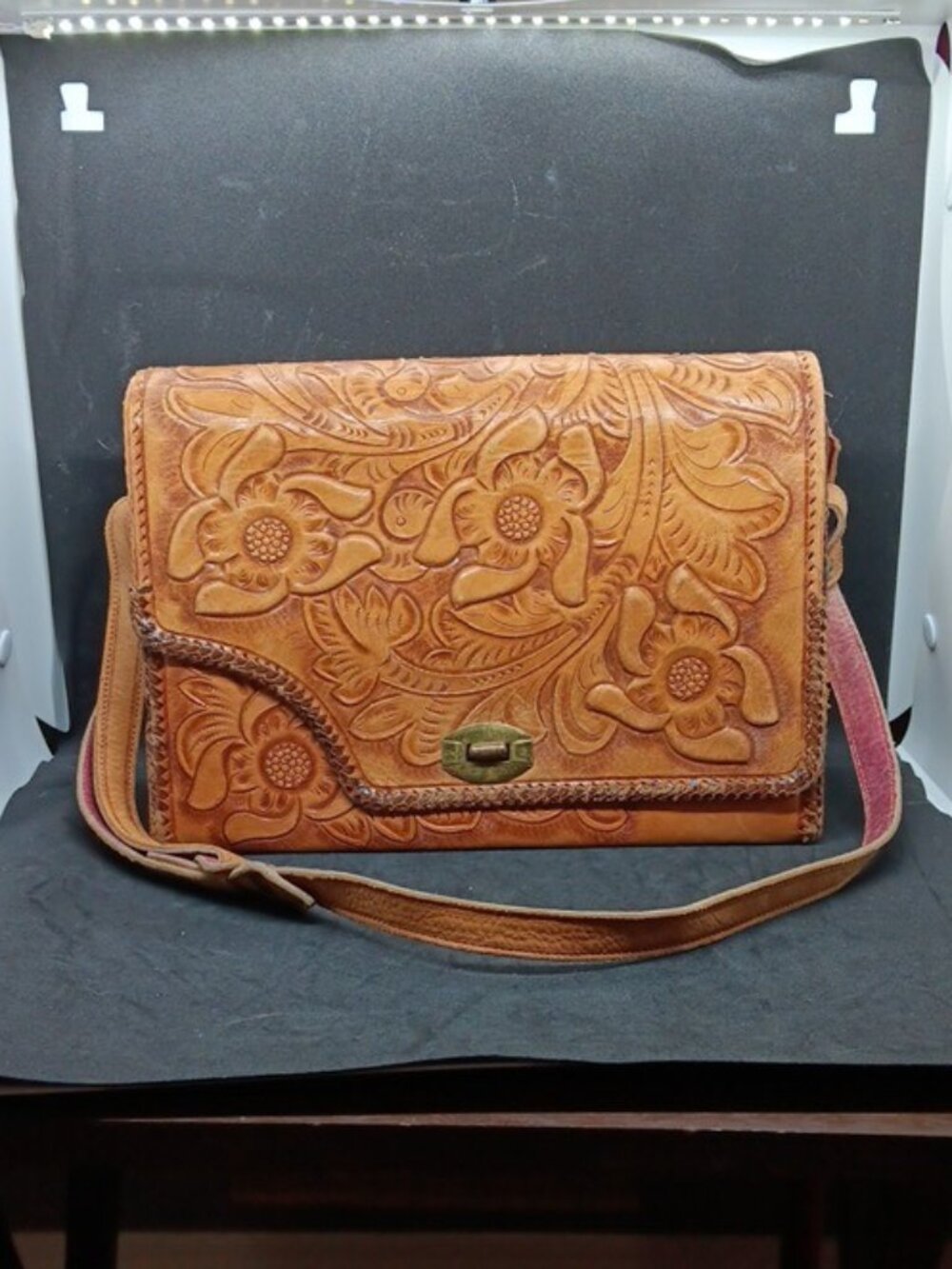 Vintage Myres Hand Tooled Leather Reversible Shoulder Bag 🤠